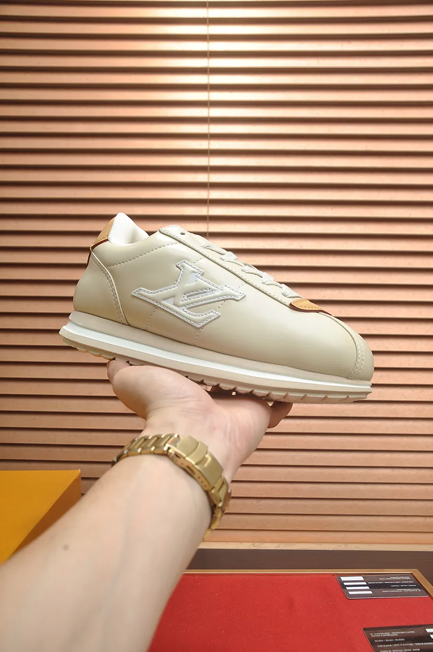 Men's men's shoes 💰700💶[LOUIS VUITTON] new original order 🍀LV Louis Vuitton * - top version of LV classic trendy shoes! Made of imported original fabrics, mesh lining, and original wear-resistant rubber foam outsole! High quality products! Size (female 35-40)